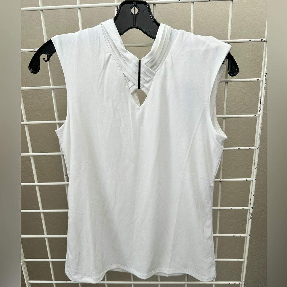 Tahari top